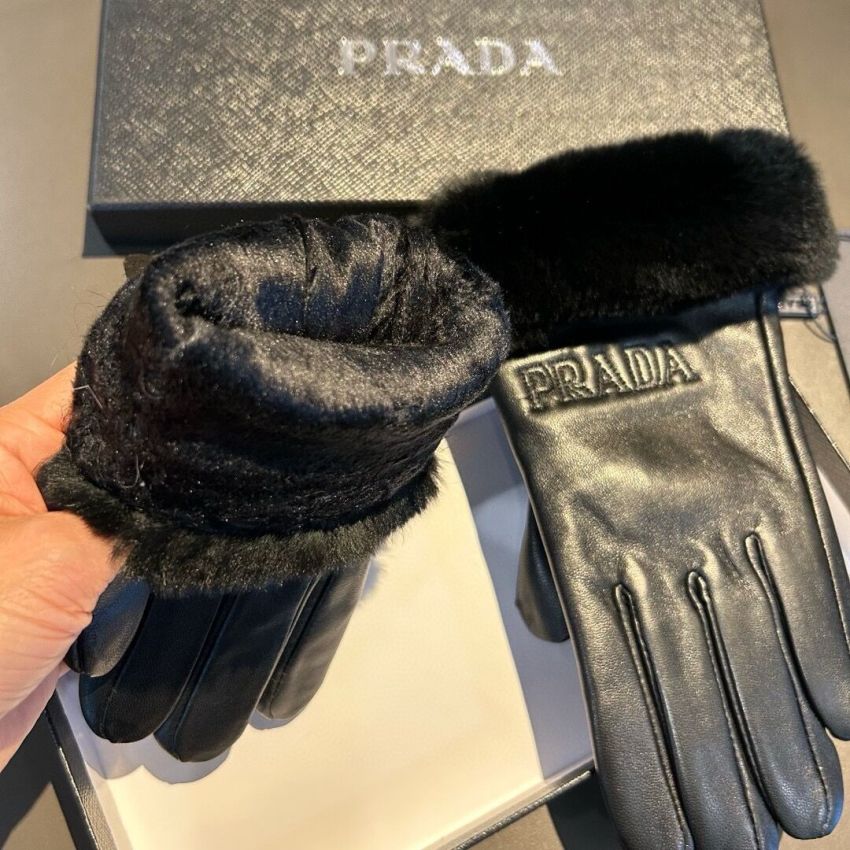 Pra*a Leather gloves