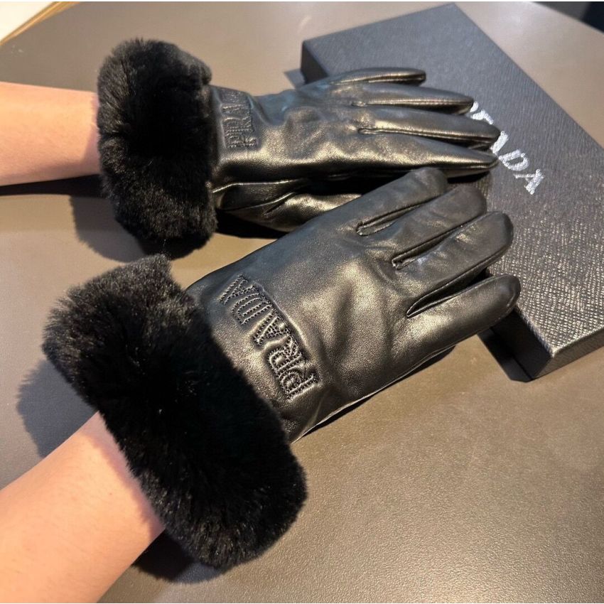 Pra*a Leather gloves