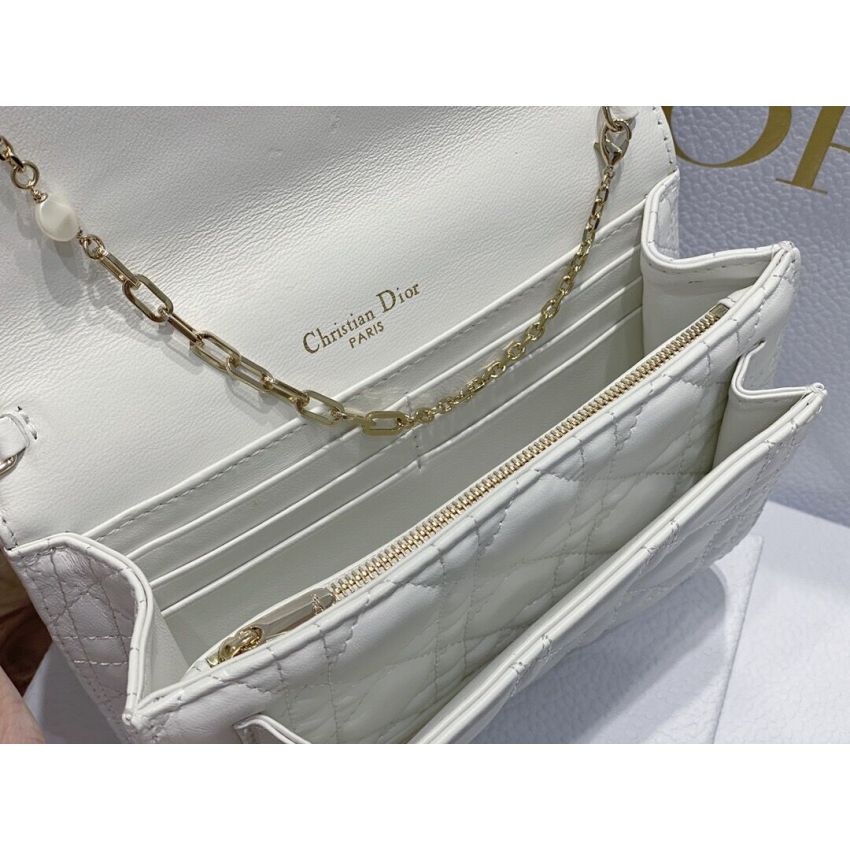 Miss D10r Chain Pouch