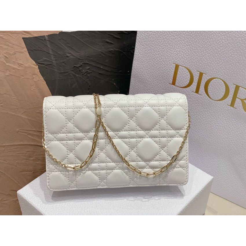 Miss D10r Chain Pouch