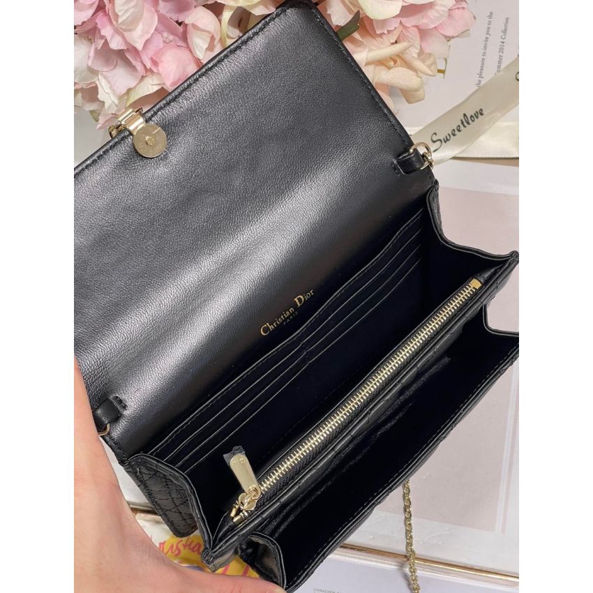 Miss D10r Chain Pouch