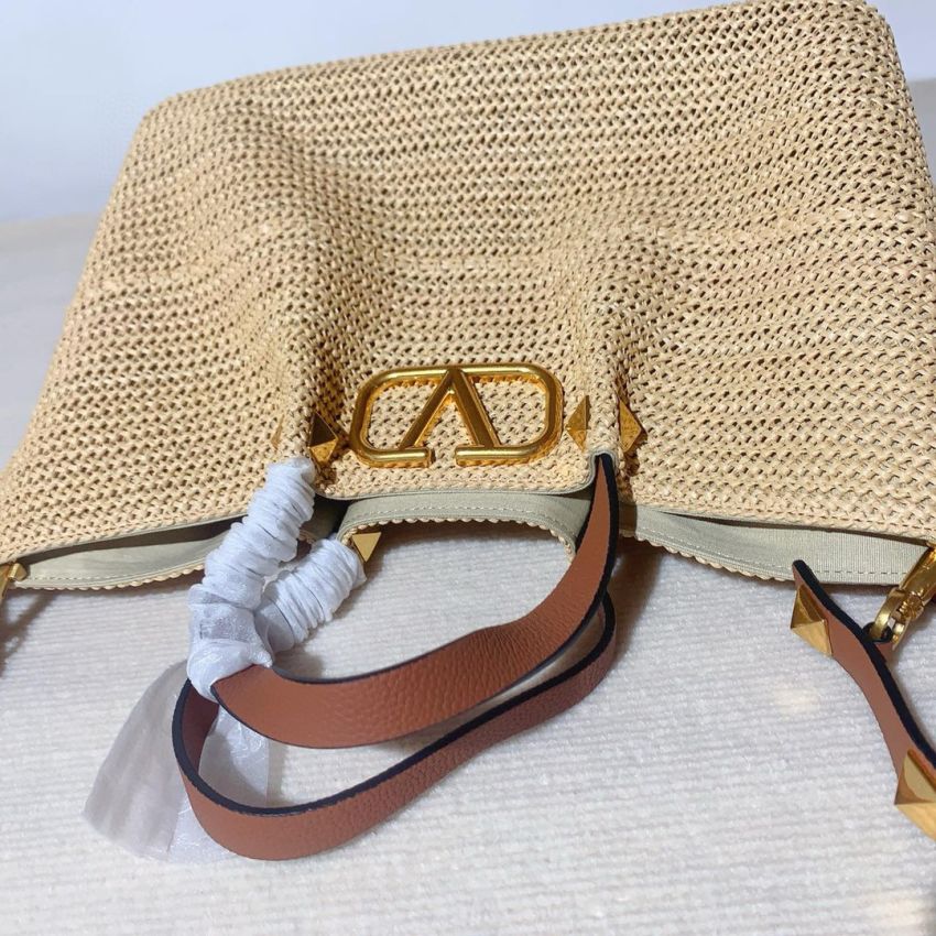 Va1e*ntin0 Medium Straw Summer Tote