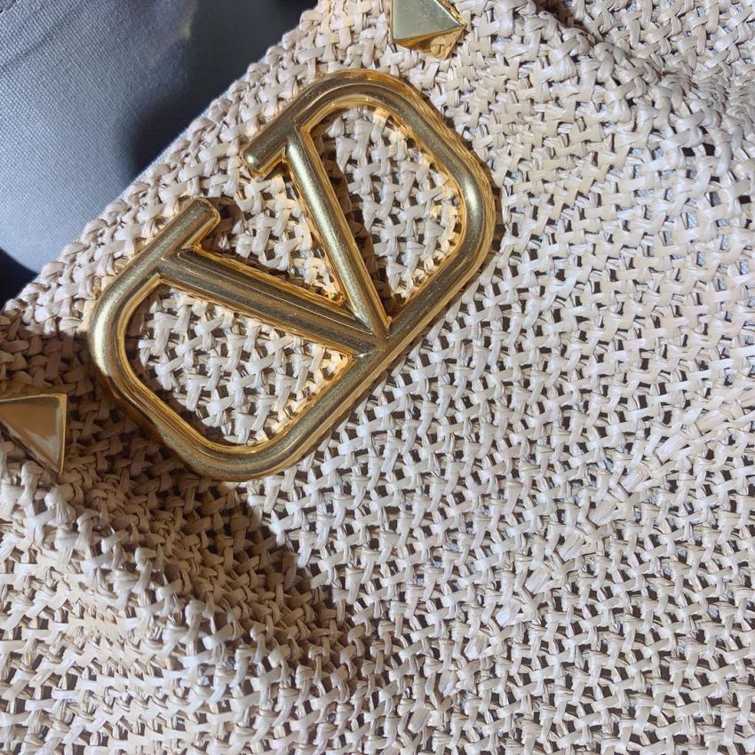 Va1e*ntin0 Medium Straw Summer Tote