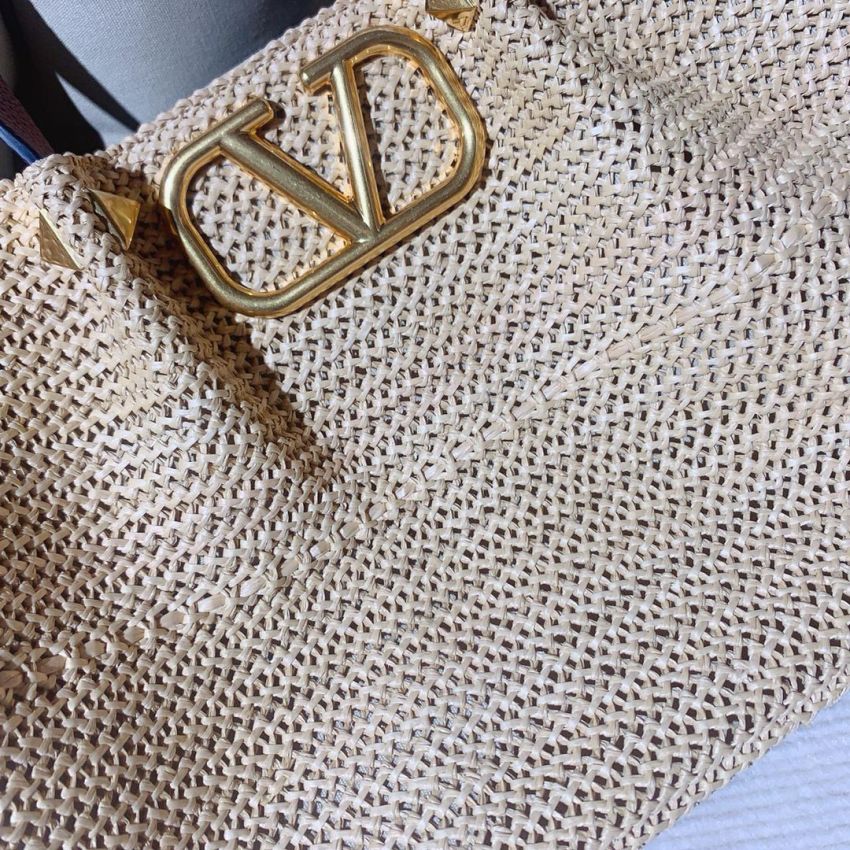 Va1e*ntin0 Medium Straw Summer Tote