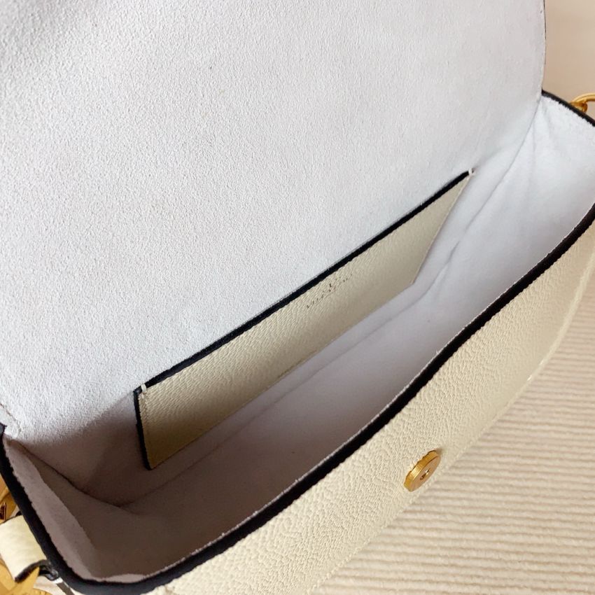 Garavani Alltime grainy calfskin shoulder bag