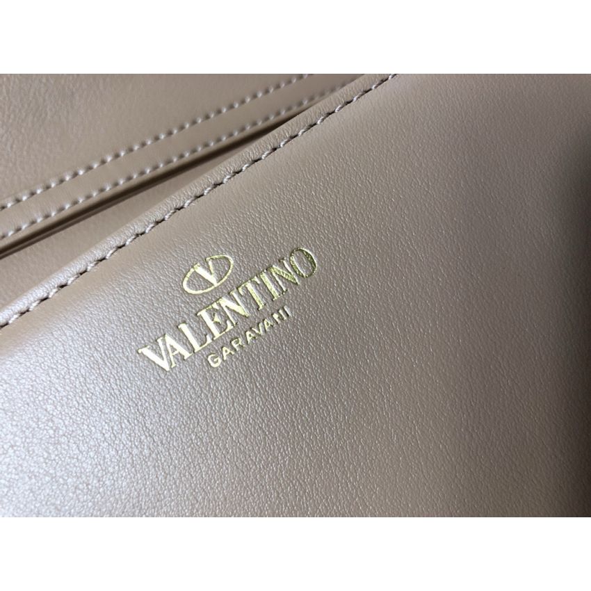 Garavani Loco Shoulder bag