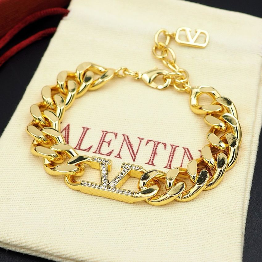 Va1e*ntin0 Bracelet