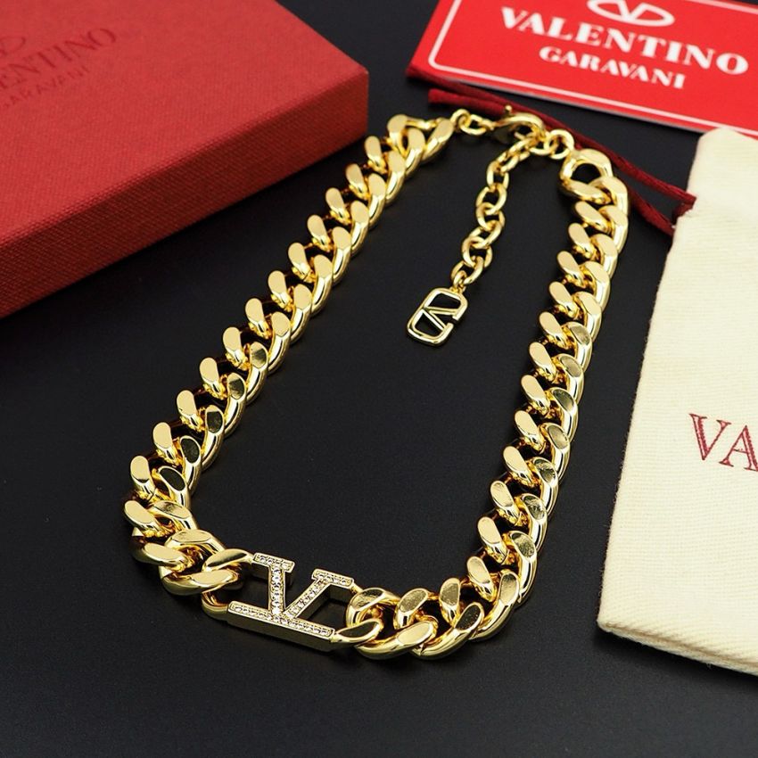 Va1e*ntin0 Necklace