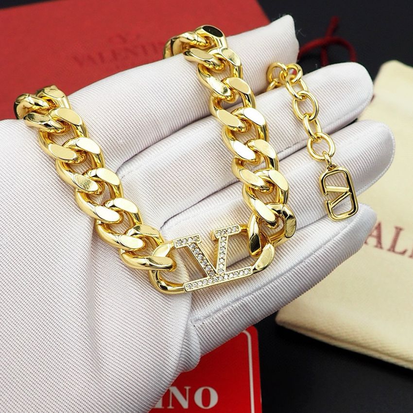 Va1e*ntin0 Necklace