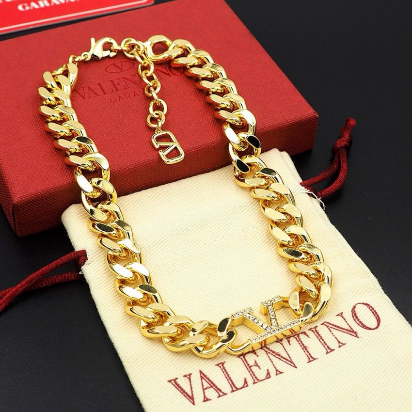 Va1e*ntin0 Necklace