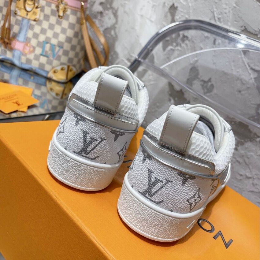 L0vis Vvtt0n Sneaker