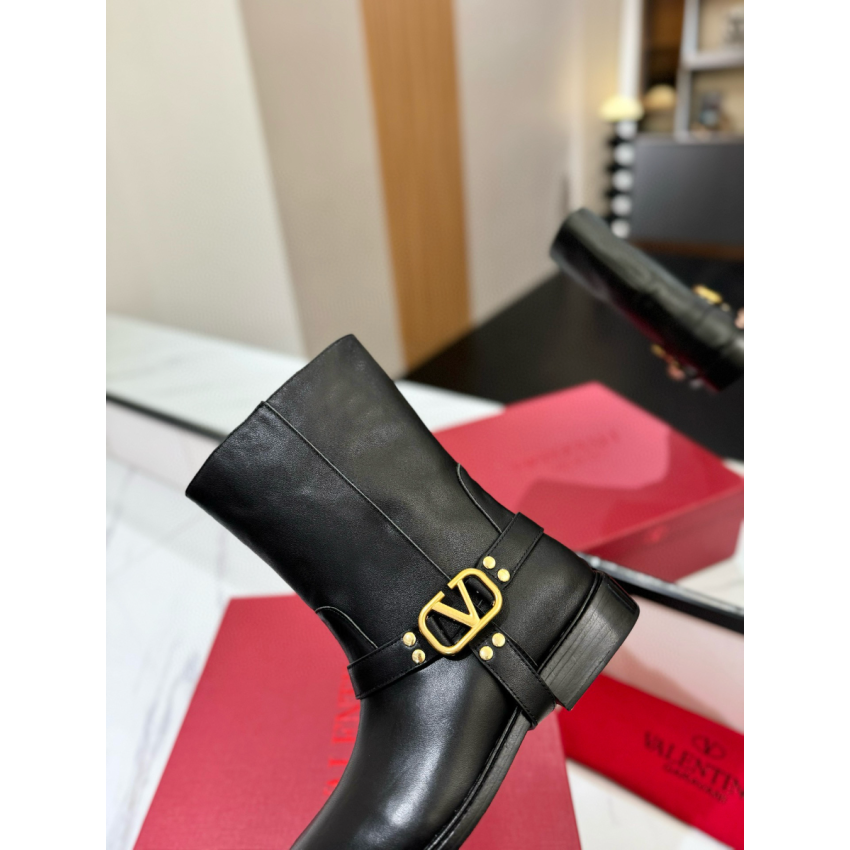 Va1e*ntin0 Ankle Leather boot, Size 35-41