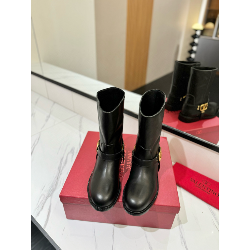 Va1e*ntin0 Ankle Leather boot, Size 35-41