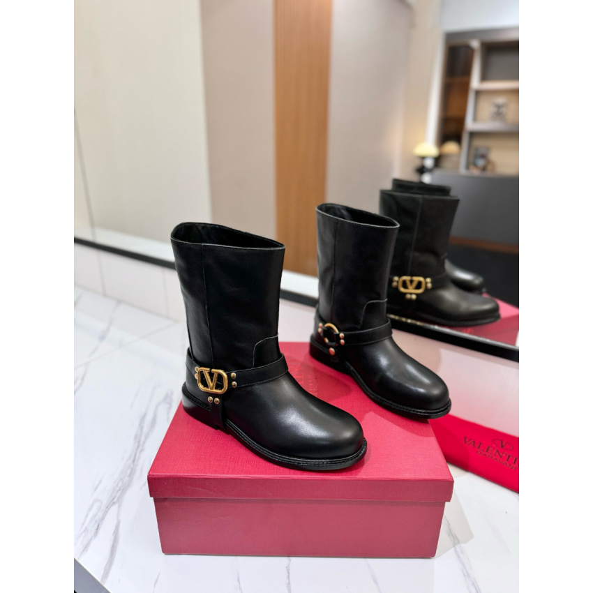Va1e*ntin0 Ankle Leather boot, Size 35-41