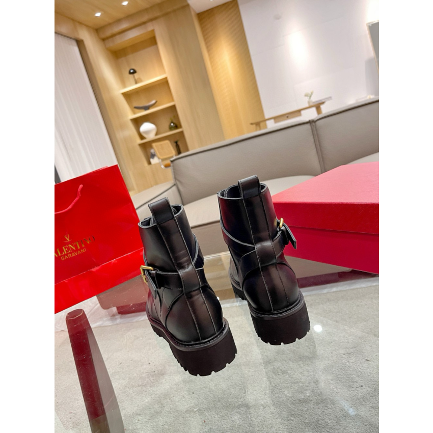 Va1e*ntin0 Ankle Leather boot, Size 35-41