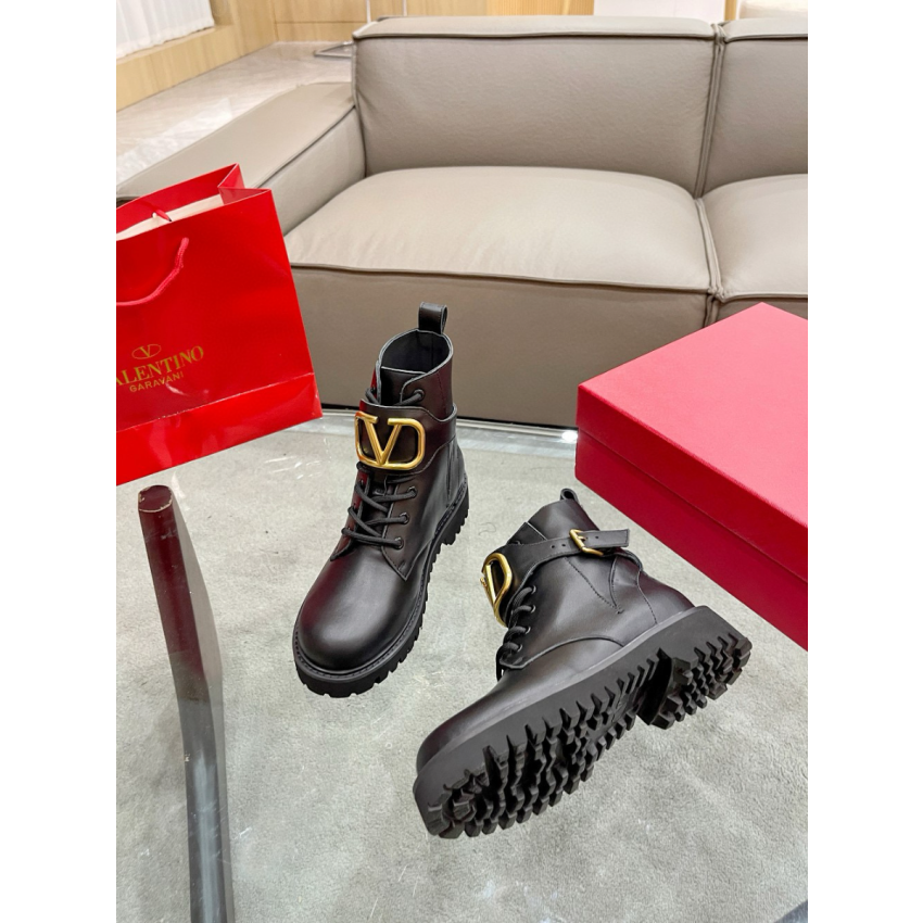Va1e*ntin0 Ankle Leather boot, Size 35-41