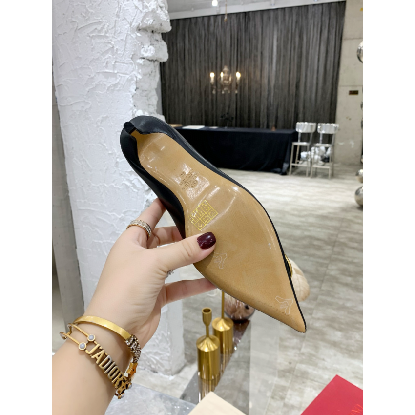 Va1e*ntin0 Vlogo Calfskin Pumps , Size 35-41
