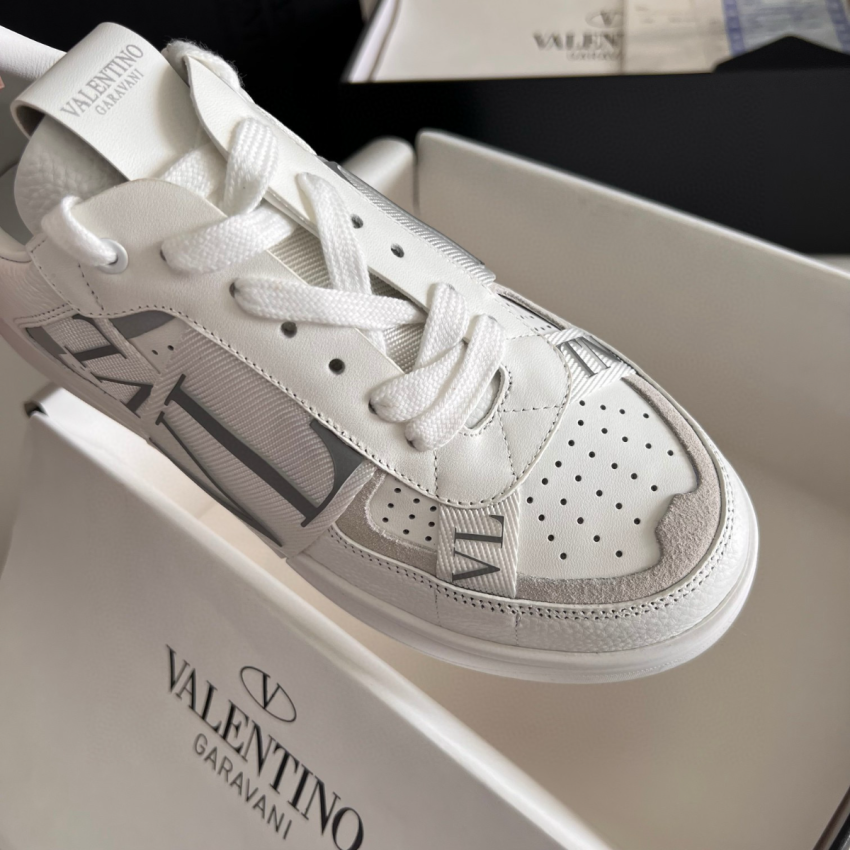 Va1e*ntin0 Unisex Sneaker, Size 35-45