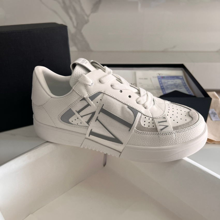 Va1e*ntin0 Unisex Sneaker, Size 35-45
