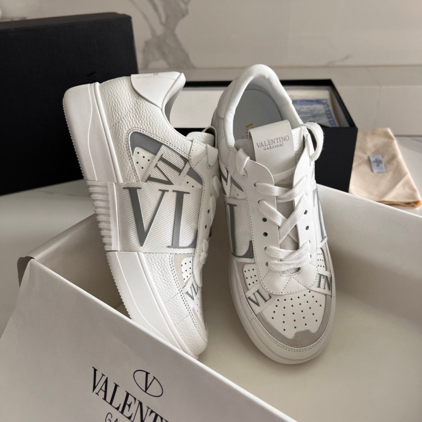 Va1e*ntin0 Unisex Sneaker, Size 35-45