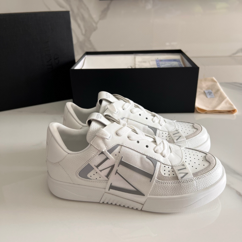 Va1e*ntin0 Unisex Sneaker, Size 35-45