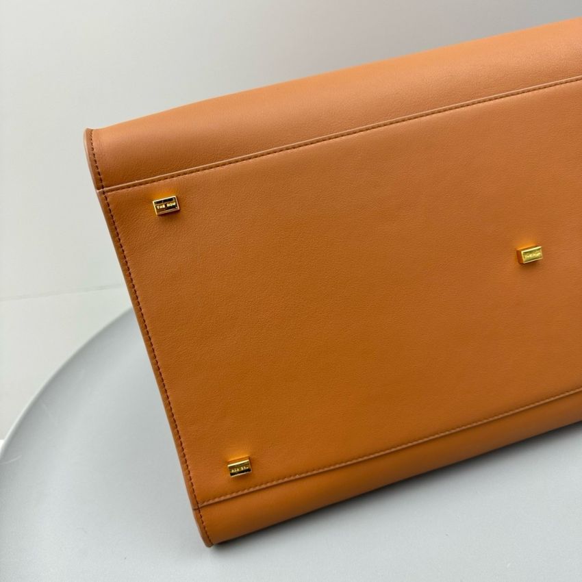 The R0w Soft Margaux 17 Bag in Leather