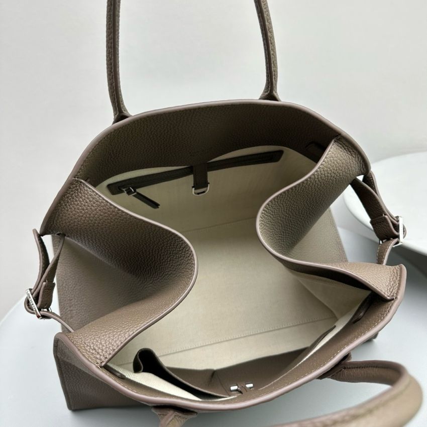 The R0w Soft Margaux 15 Bag in leather-Grey