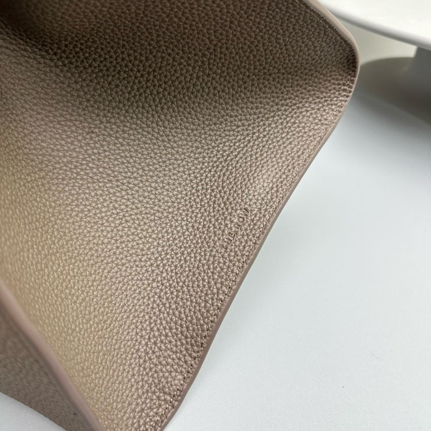 The R0w Soft Margaux 15 Bag in leather-Grey