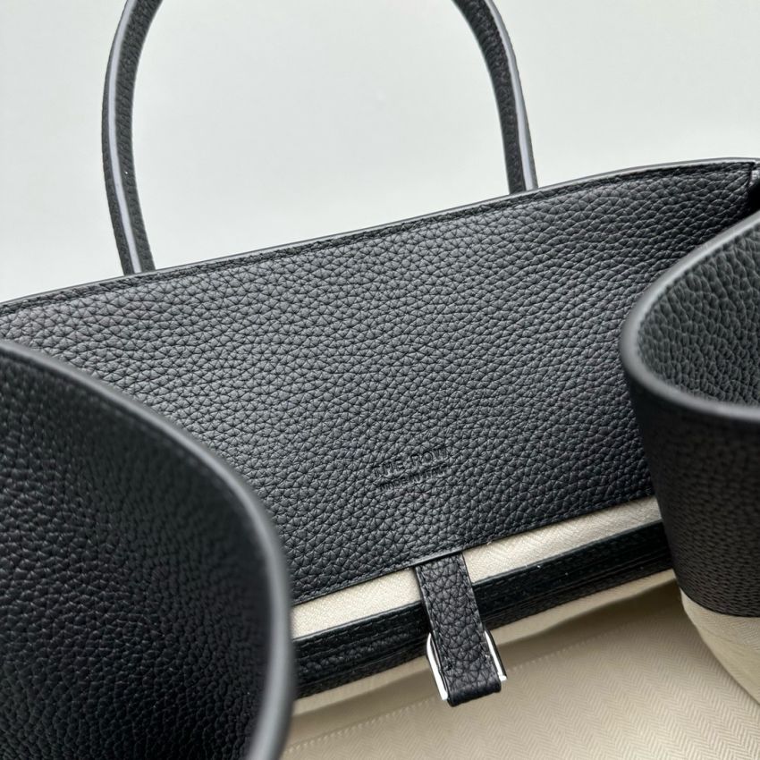 The R0w Soft Margaux 15 Bag in leather-Black