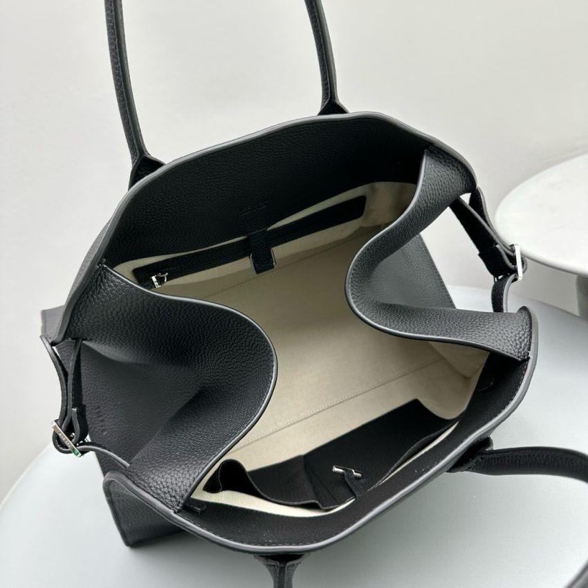 The R0w Soft Margaux 15 Bag in leather-Black