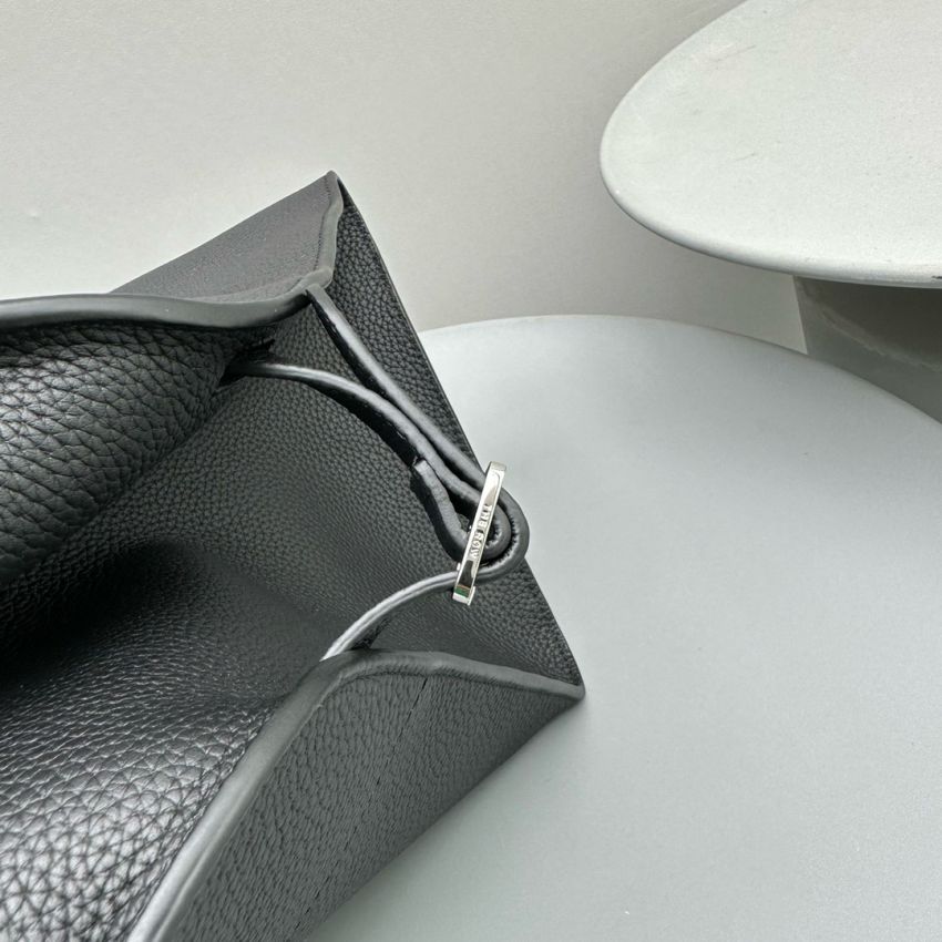 The R0w Soft Margaux 15 Bag in leather-Black
