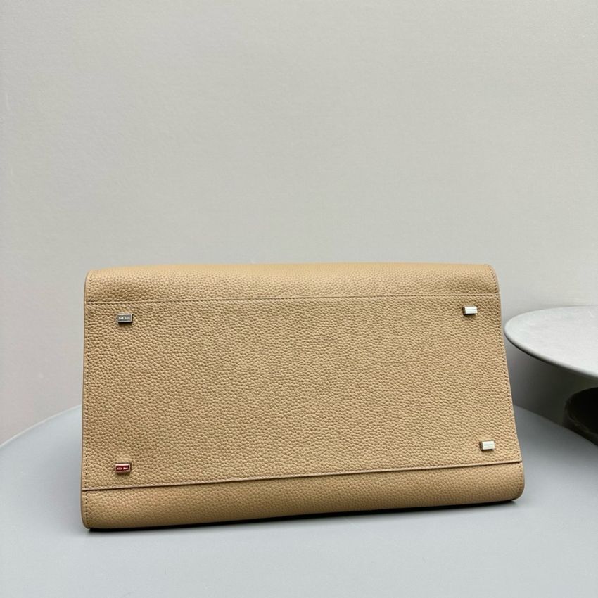 The R0w Soft Margaux 15 Bag in leather-Taupe